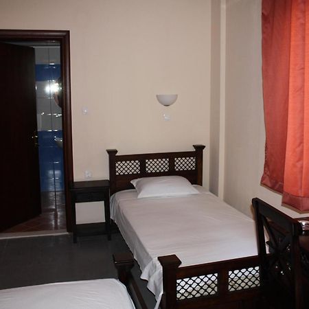 Dionyssos Hotel Лименас Екстериор снимка