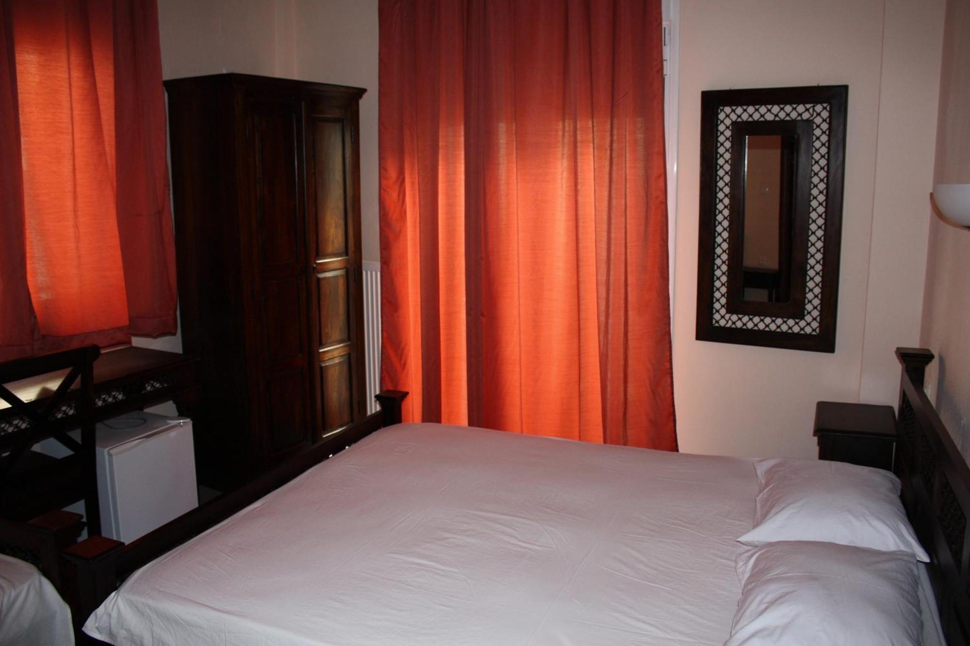 Dionyssos Hotel Лименас Екстериор снимка