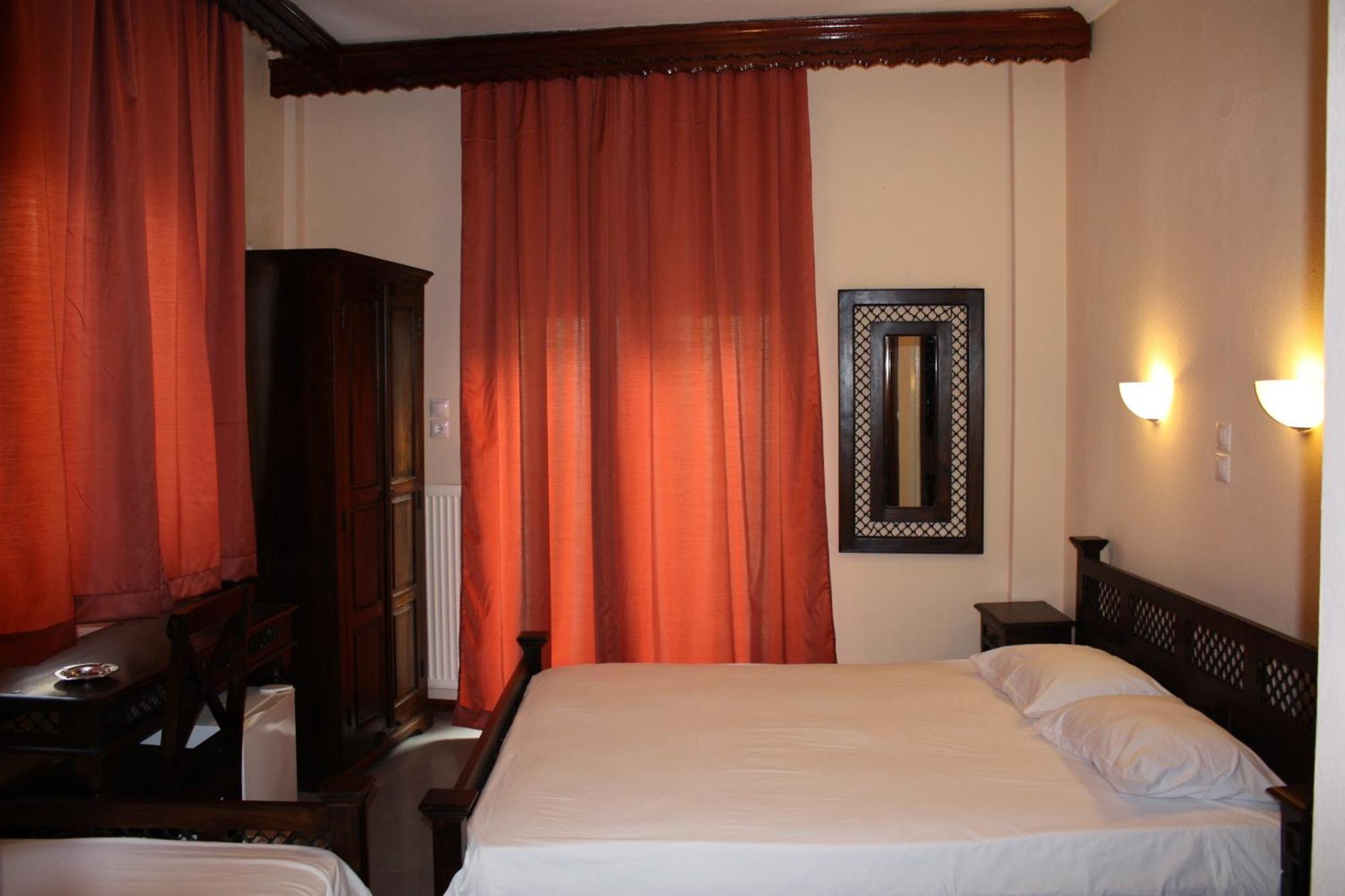 Dionyssos Hotel Лименас Екстериор снимка