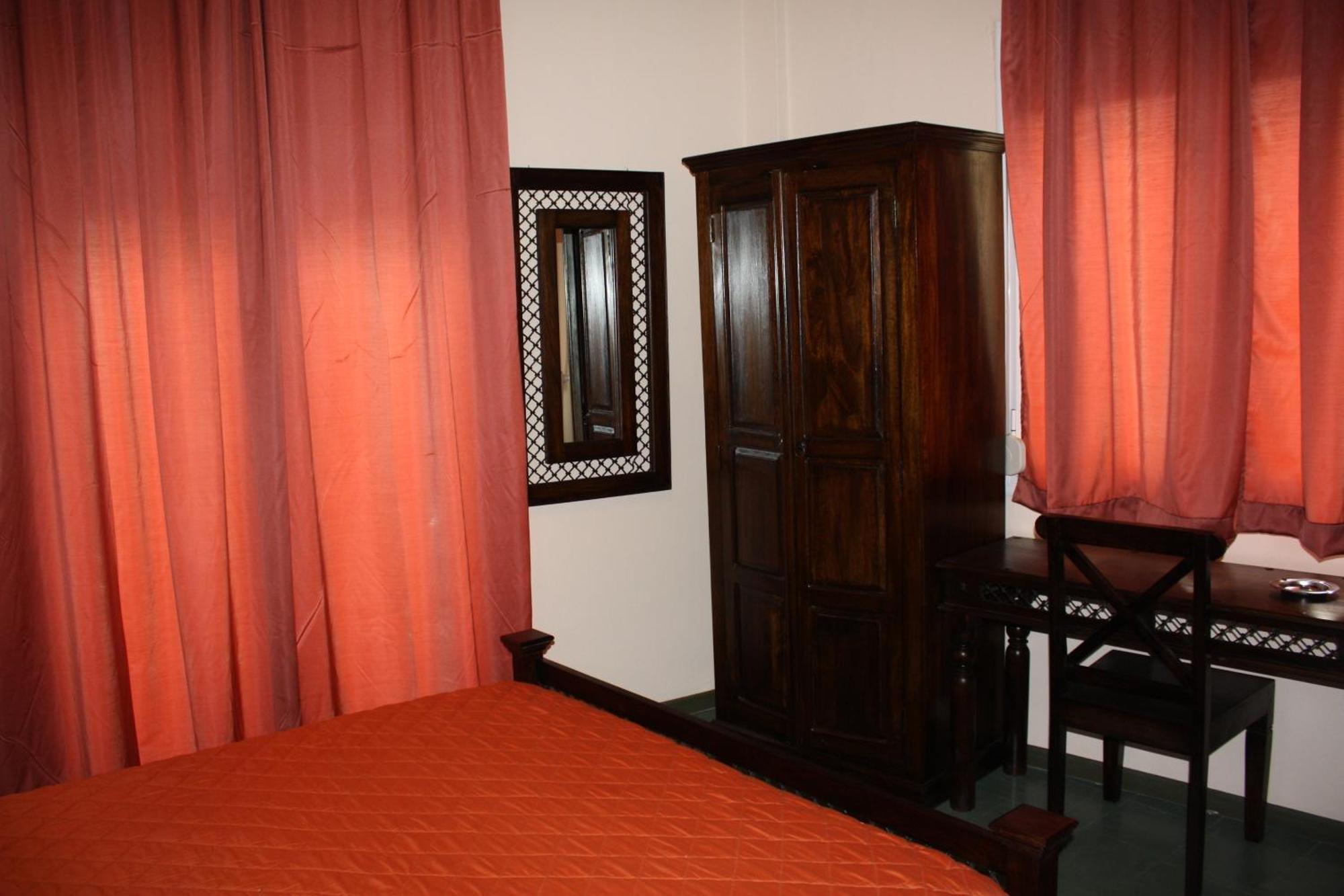 Dionyssos Hotel Лименас Екстериор снимка