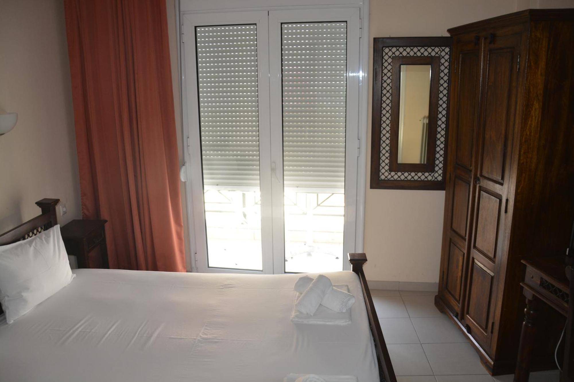 Dionyssos Hotel Лименас Екстериор снимка