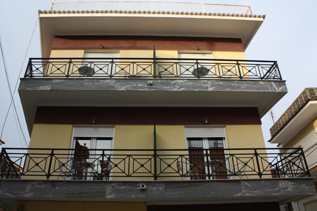 Dionyssos Hotel Лименас Екстериор снимка