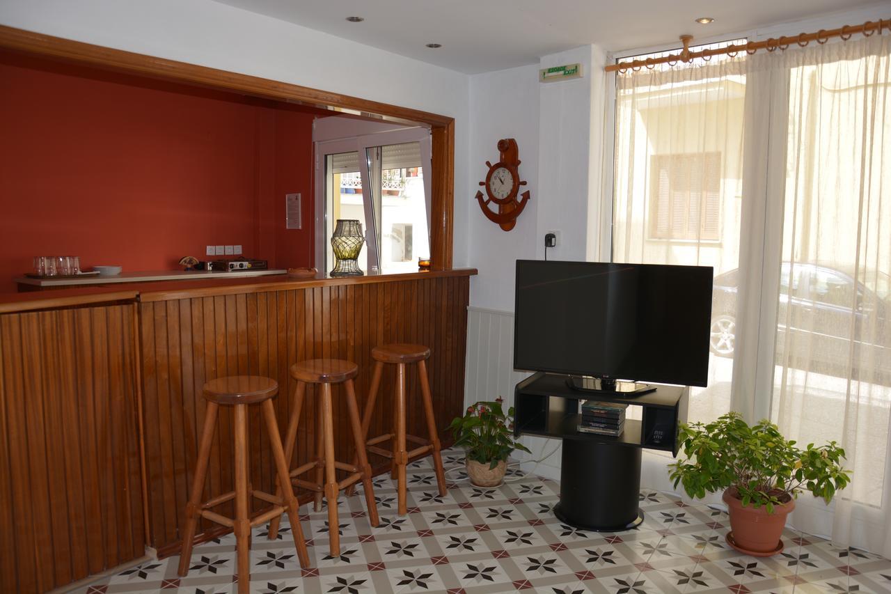 Dionyssos Hotel Лименас Екстериор снимка