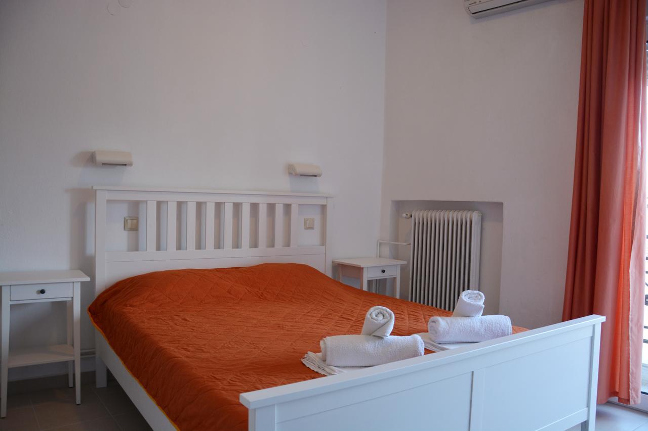 Dionyssos Hotel Лименас Екстериор снимка