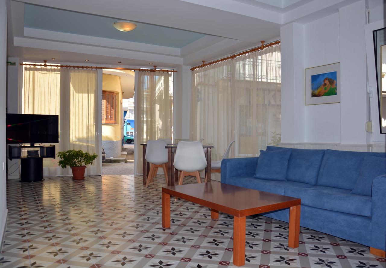Dionyssos Hotel Лименас Екстериор снимка